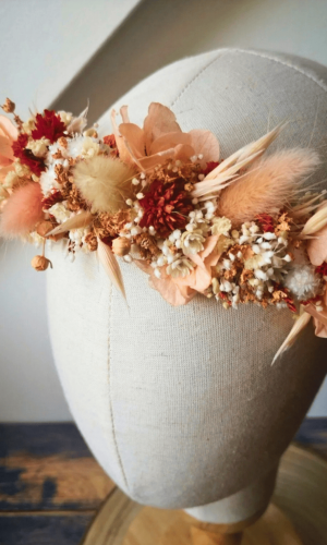 couronne de fleurs beige